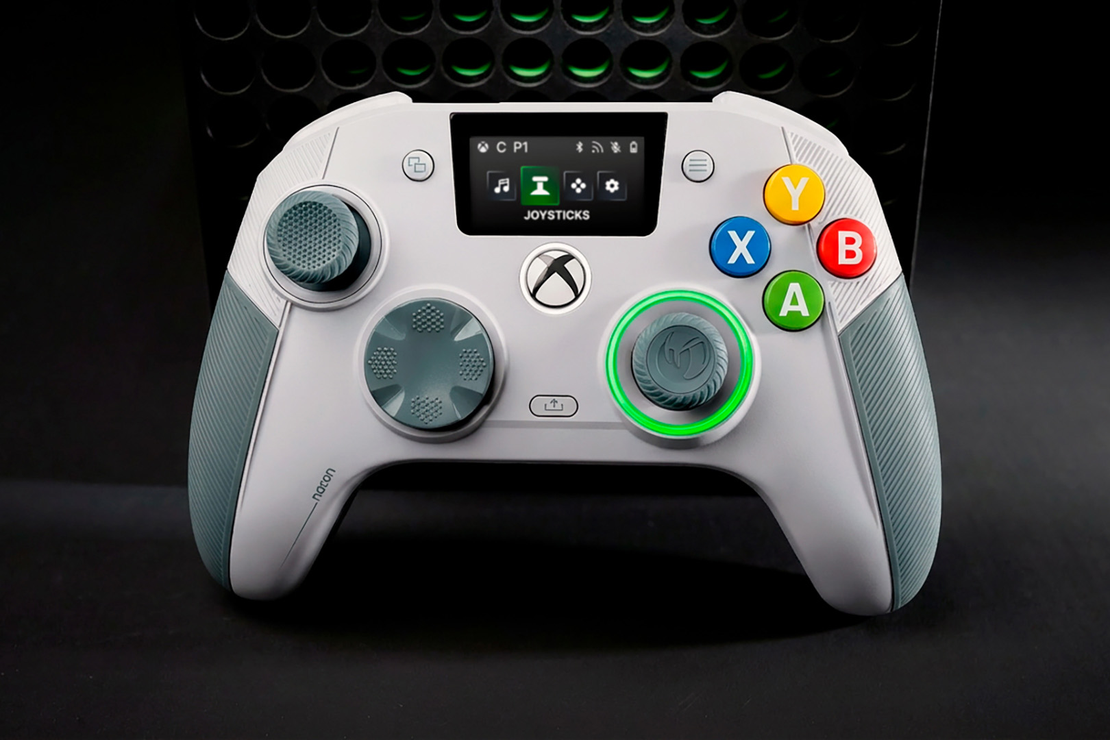 XBXREVXU360_BD_LFA05.jpg